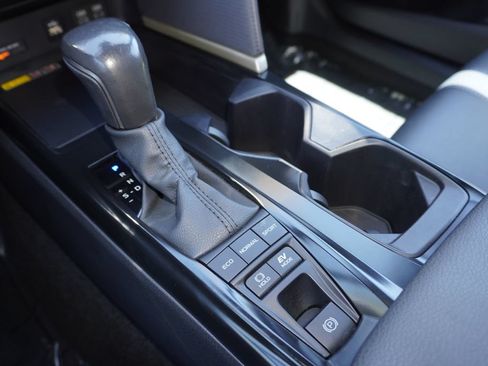 Used 2025 Toyota Camry SE w/ Multimedia Upgrade Package FWD image 17
