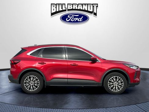Used 2025 Ford Escape SE FWD image 2
