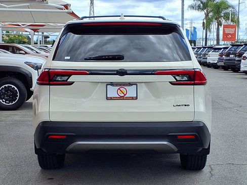 Certified 2024 Toyota Grand Highlander FWD image 5