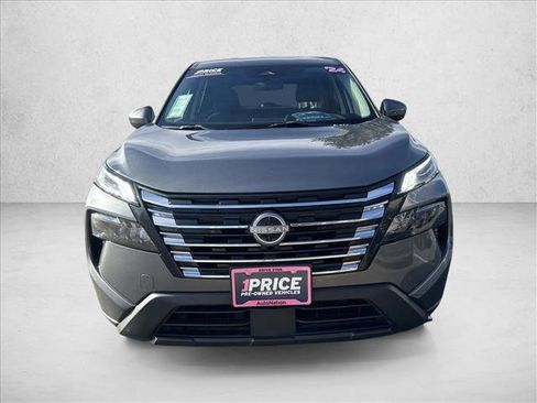 Used 2024 Nissan Rogue SV image 8