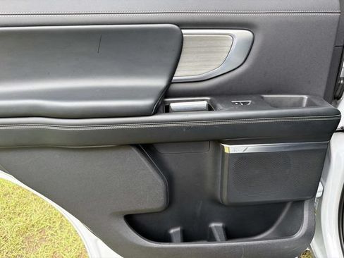 Certified 2025 Ford Expedition Platinum AWD/4WD image 21