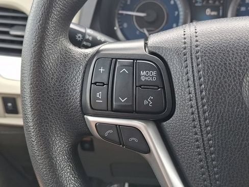 Used 2019 Toyota Sienna LE FWD image 21