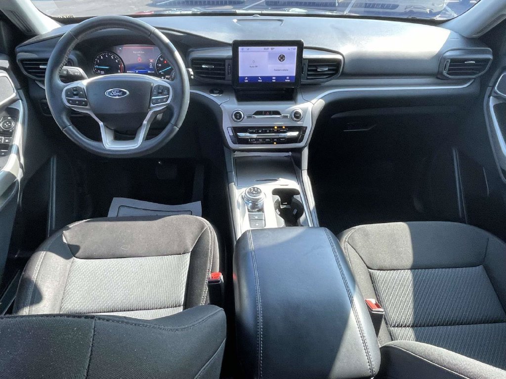 Certified 2023 Ford Explorer XLT RWD image 11