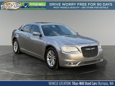 Used 2016 Chrysler 300 C RWD image 1