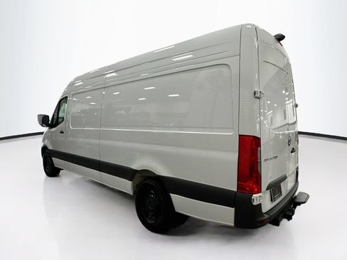 Used 2025 Mercedes-Benz Sprinter 2500 image 6