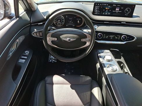 Used 2025 Genesis GV70 2.5T AWD/4WD image 11