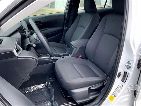 Used 2024 Toyota Corolla LE image 7