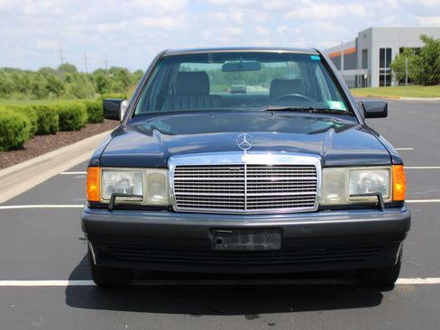 Used 1993 Mercedes-Benz 190 E 2.6 image 2