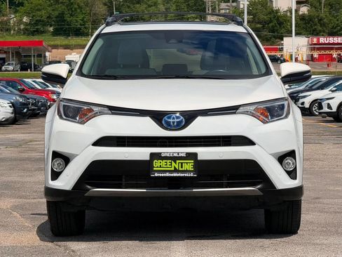 Used 2018 Toyota RAV4 XLE w/ Convenience Package AWD/4WD image 3