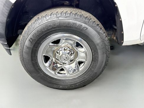 Used 2019 Toyota Tacoma SR RWD image 37