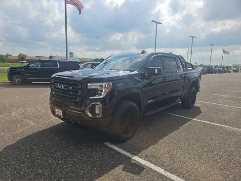 Used 2022 GMC Sierra 1500 AT4 w/ AT4 Premium Package AWD/4WD image 3