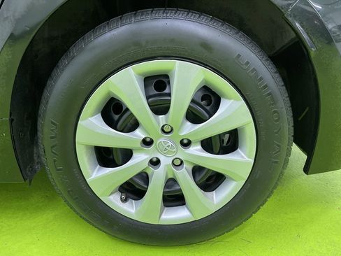 Used 2022 Toyota Corolla LE image 15