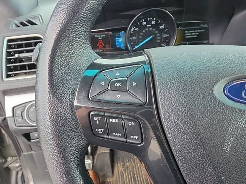 Used 2017 Ford Explorer XLT w/ Equipment Group 202A AWD/4WD image 13