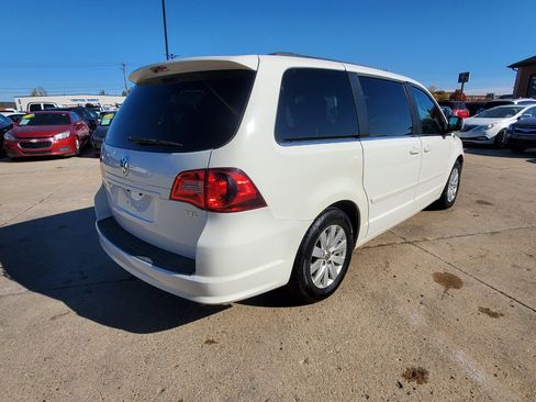Used 2012 Volkswagen Routan SEL image 7