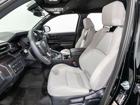 Used 2026 Toyota 4Runner SR5 image 15