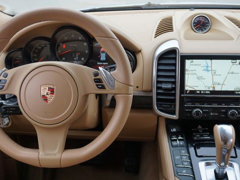 Used 2014 Porsche Cayenne image 29