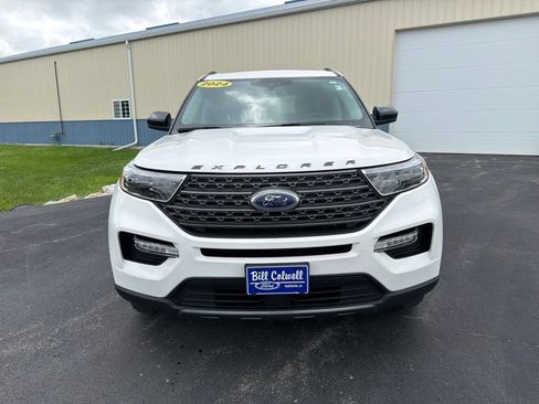 Certified 2024 Ford Explorer XLT w/ XLT Sport Appearance Package AWD/4WD image 9