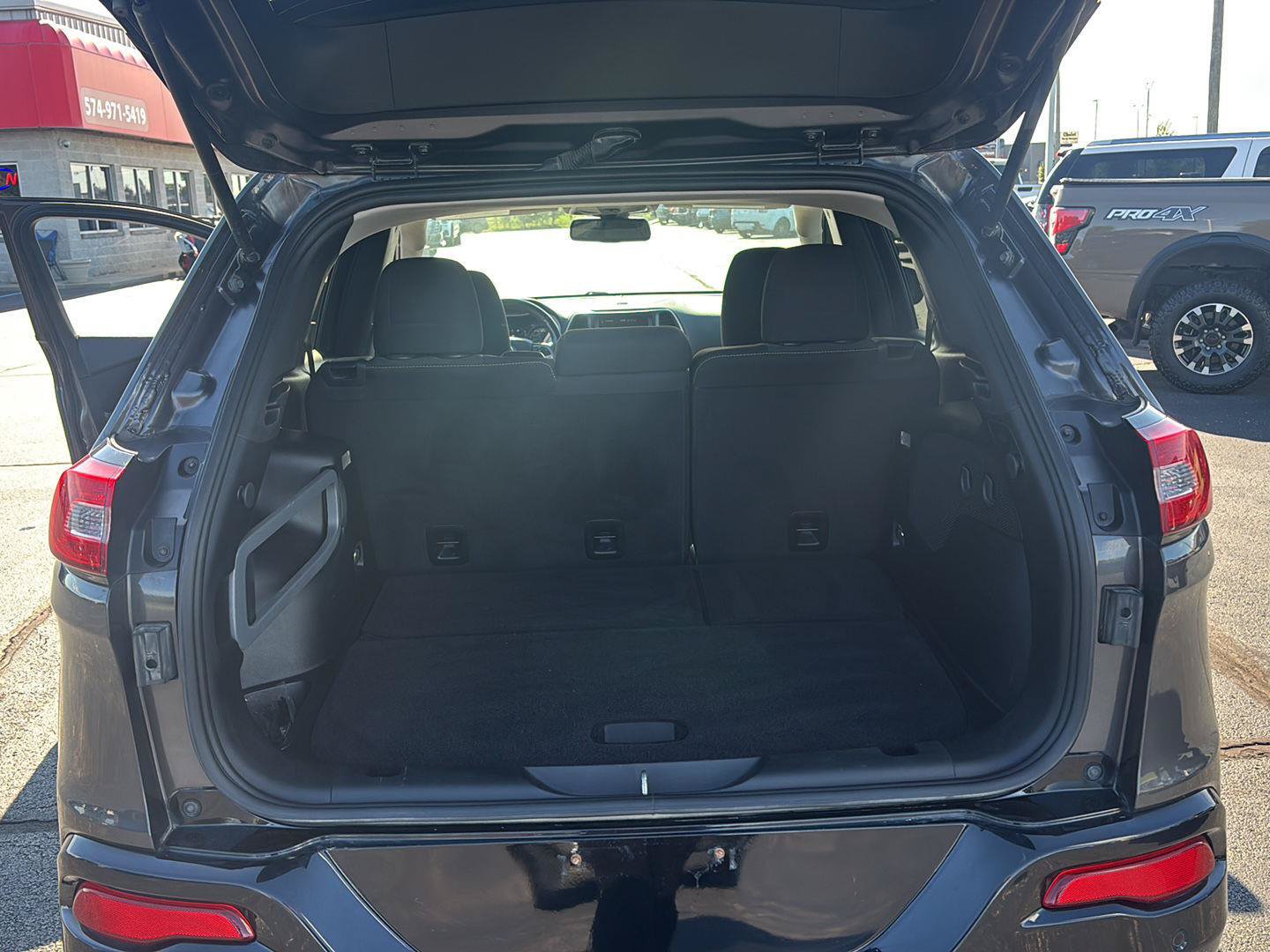 Used 2018 Jeep Cherokee Latitude w/ Quick Order Package 26T AWD/4WD image 20