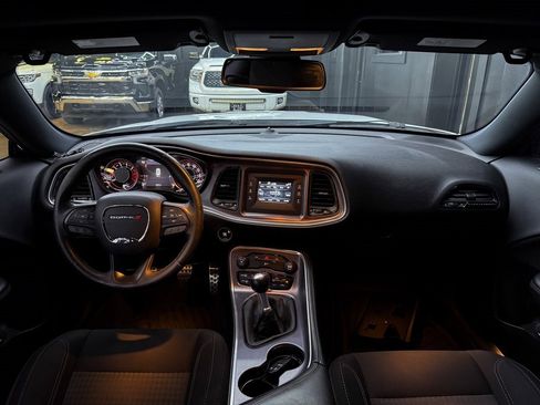 Used 2015 Dodge Challenger R/T w/ Quick Order Package 22B R/T image 17