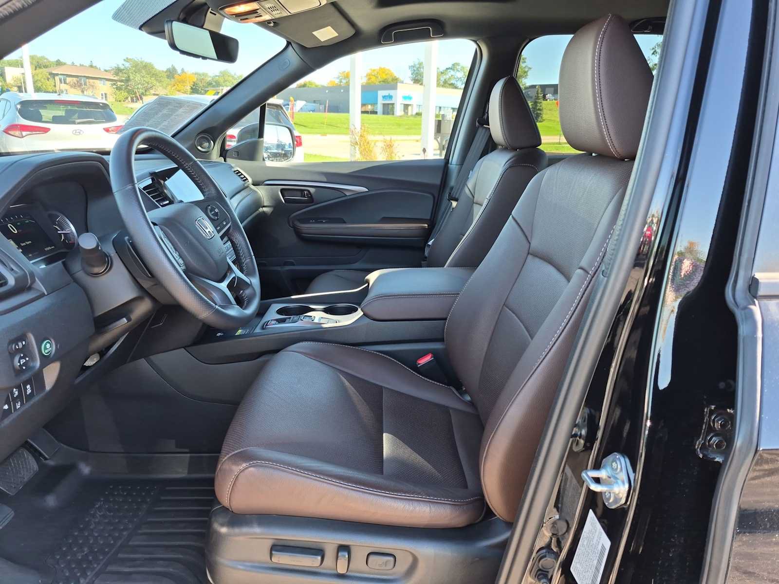 Certified 2025 Honda Passport EX-L image 16