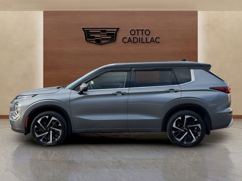 Used 2023 Mitsubishi Outlander SEL image 2