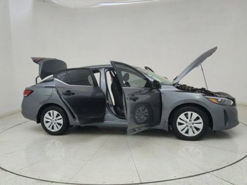 Used 2025 Nissan Sentra S image 67