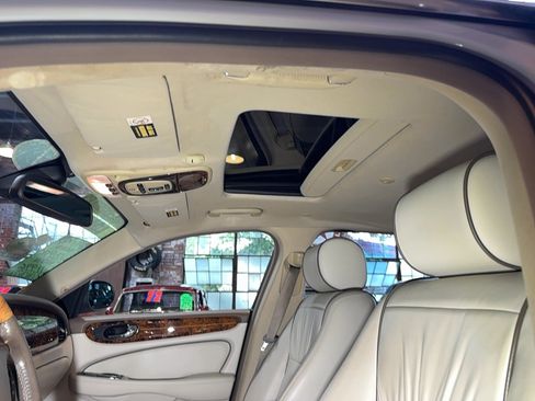Used 2007 Jaguar XJ8 L RWD image 13