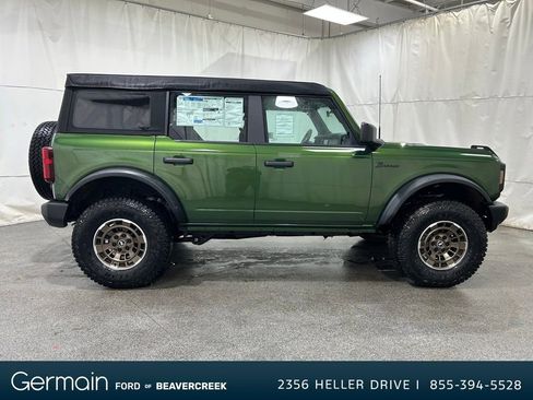 New 2025 Ford Bronco 4-Door image 9