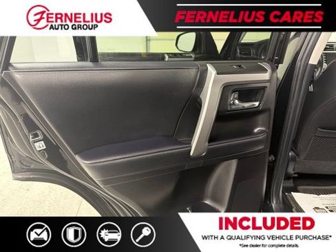 Used 2022 Toyota 4Runner SR5 Premium w/ Moonroof Package AWD/4WD image 15