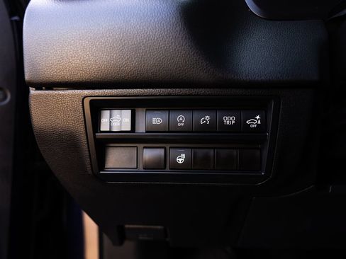Used 2024 Toyota Tundra Limited AWD/4WD image 28