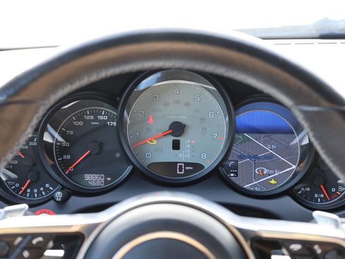 Used 2015 Porsche Cayenne S image 18