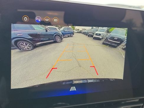 Used 2025 Chevrolet Equinox ACTIV FWD image 16