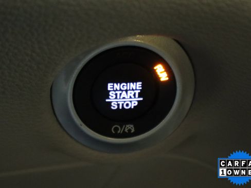 Used 2024 Chrysler Pacifica Select image 29