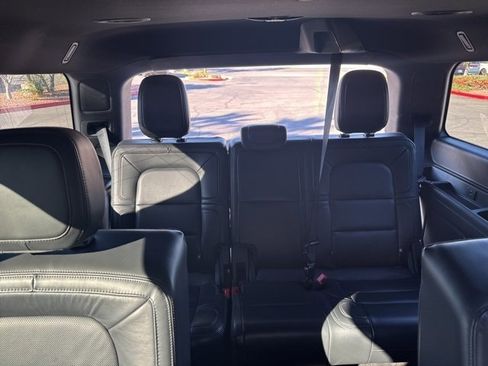 Used 2023 Lincoln Navigator Reserve image 19