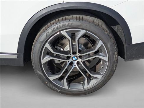 New 2026 BMW X5 sDrive40i w/ Premium Package image 10