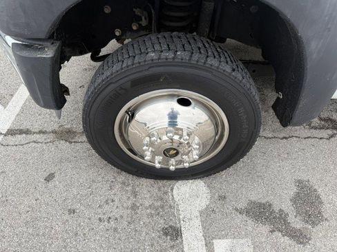 Used 2012 Ford F550 2WD Crew Cab Super Duty w/ Payload Upgrade Pkg image 6