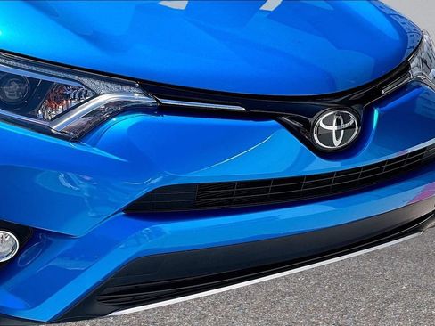 Certified 2018 Toyota RAV4 XLE FWD image 33