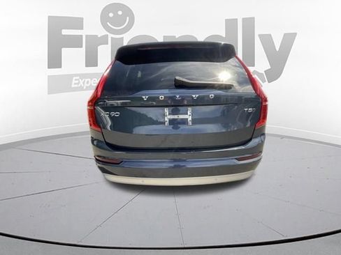 Used 2022 Volvo XC90 T5 Momentum w/ Climate Package AWD/4WD image 4