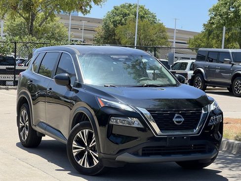 Used 2023 Nissan Rogue SV FWD image 2