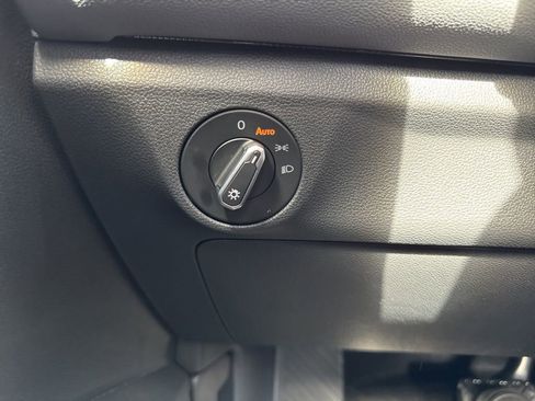 New 2025 Volkswagen Jetta SEL image 34