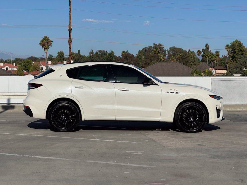 Used 2022 Maserati Levante Modena AWD/4WD image 28