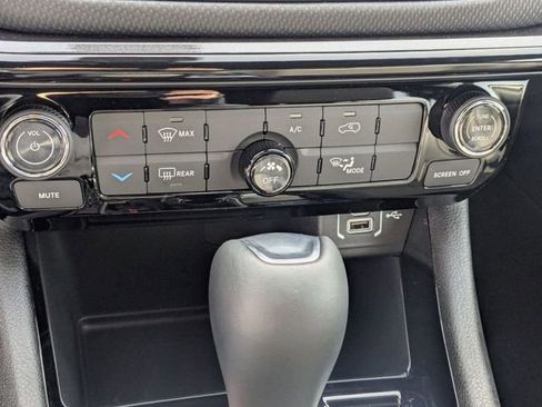 New 2026 Jeep Compass Latitude AWD/4WD image 25