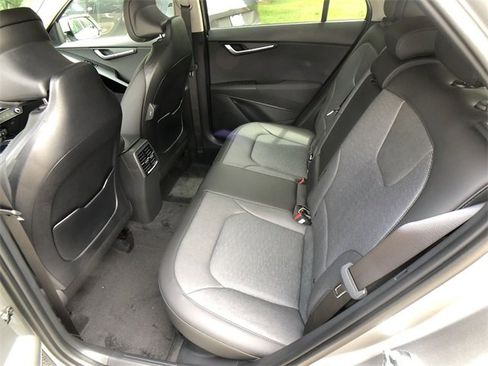 New 2025 Kia Niro SX image 23