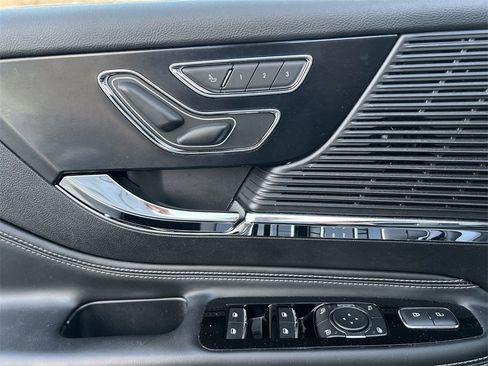 Certified 2022 Lincoln Corsair AWD w/ Premium Package image 14