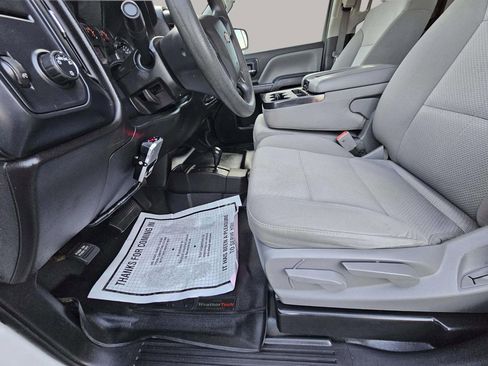 Used 2018 Chevrolet Silverado 1500 Custom w/ Trailering Package image 11