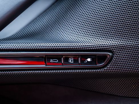 Used 2022 Ferrari SF90 Stradale AWD/4WD image 22
