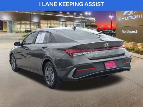Certified 2024 Hyundai Elantra SEL FWD image 9
