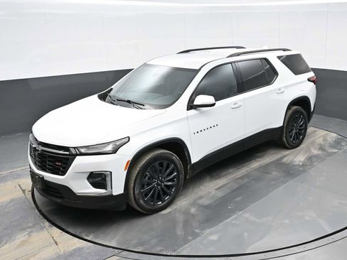 Used 2022 Chevrolet Traverse RS w/ LPO, Cargo Package image 23