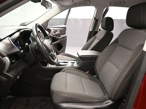 Used 2020 Chevrolet Traverse LT image 10