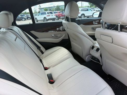 Certified 2018 Mercedes-Benz E 300 4MATIC image 21